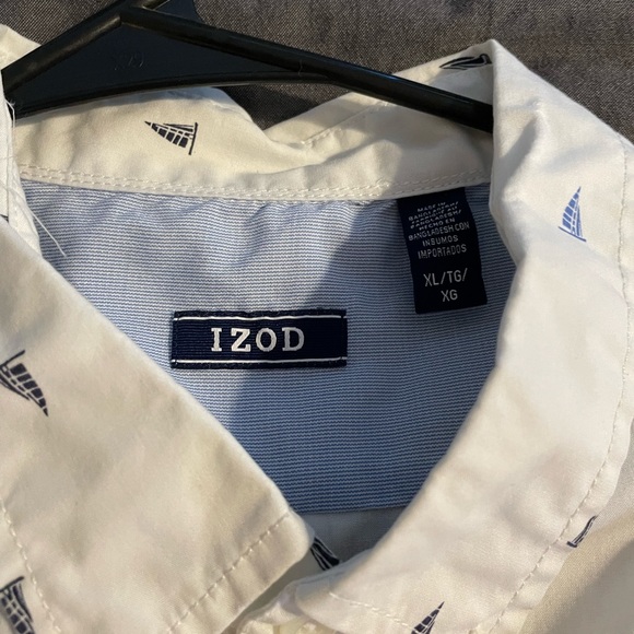 White Izod short sleeve button down with nautical pattern - Picture 2 of 2